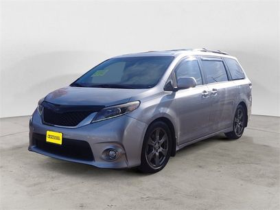 Used 2017 Toyota Sienna SE Premium w/ Outdoor Package