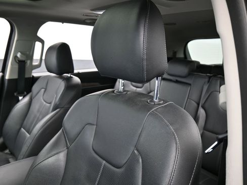 Used 2021 Kia Telluride EX image 17