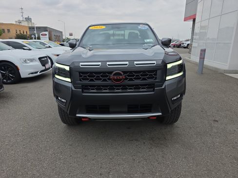 Used 2026 Nissan Frontier PRO-4X AWD/4WD image 5