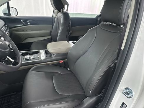 New 2026 Kia Carnival LXS image 10