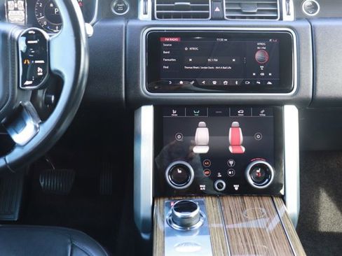 Used 2018 Land Rover Range Rover image 16