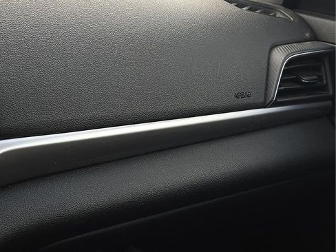 Used 2019 Hyundai Elantra SE w/ Cargo Package image 27