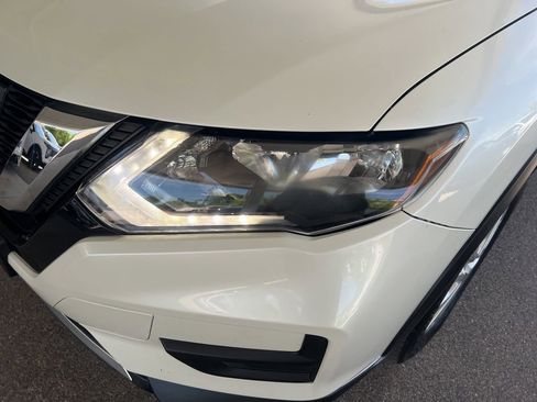 Used 2017 Nissan Rogue SV AWD/4WD image 29