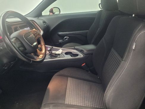 Used 2020 Dodge Challenger SXT RWD image 17