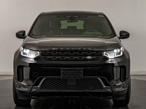 Used 2023 Land Rover Discovery Sport SE image 2