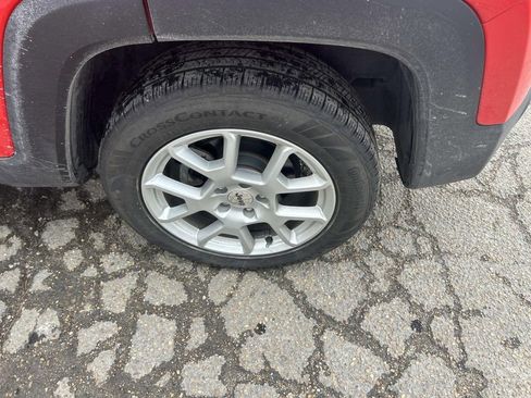 Used 2023 Jeep Renegade Latitude image 13