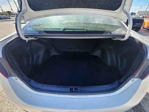 Used 2019 Toyota Corolla LE image 17