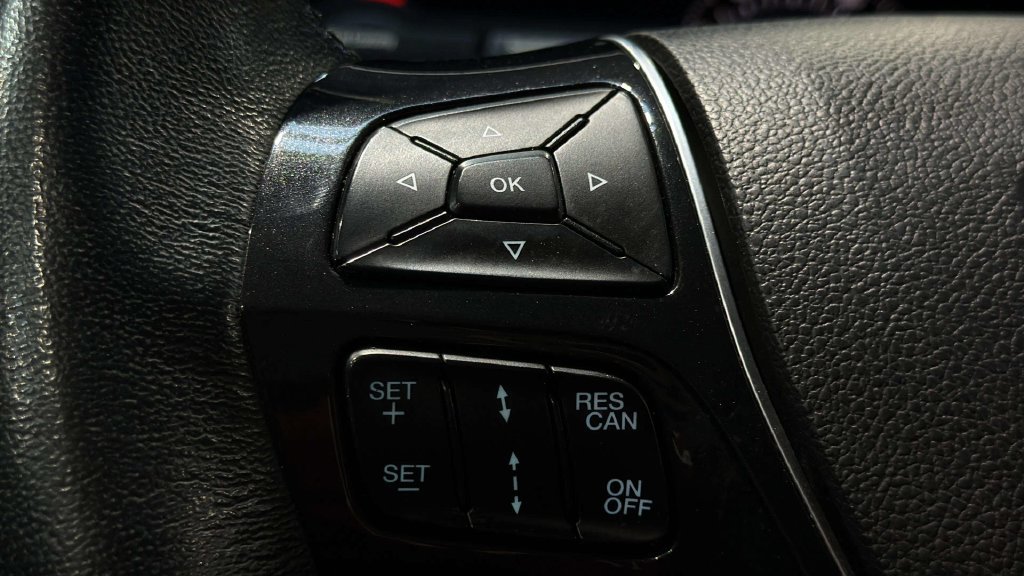 Used 2018 Ford Explorer Platinum AWD/4WD image 22