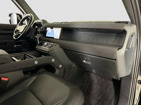 Used 2023 Land Rover Defender 110 X-Dynamic SE AWD/4WD image 13