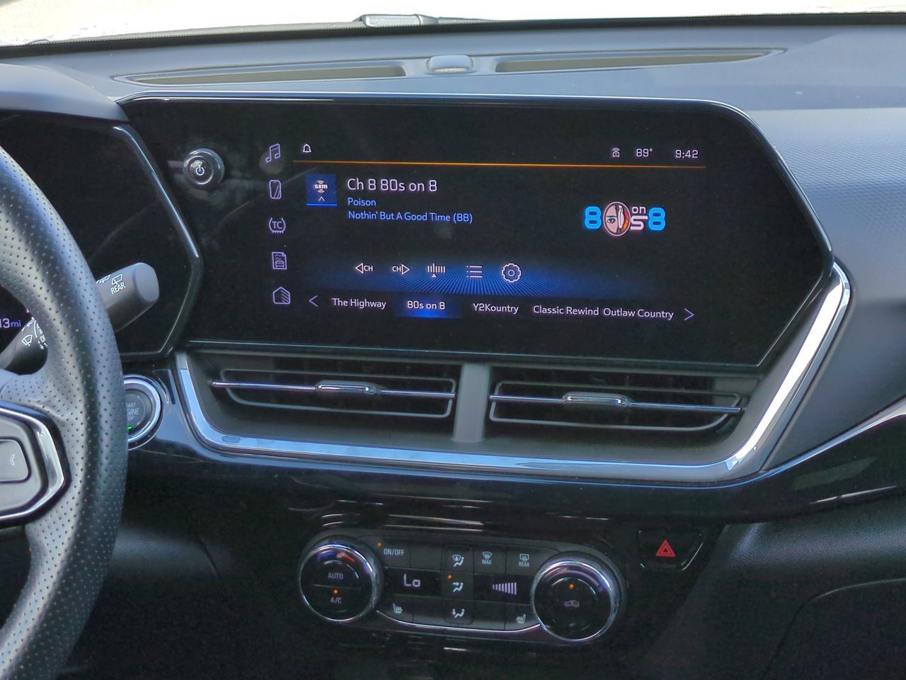 Used 2024 Chevrolet Trax RS w/ Sunroof Package FWD image 16