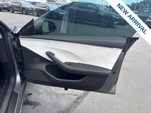Used 2025 Tesla Model 3 Long Range AWD/4WD image 10