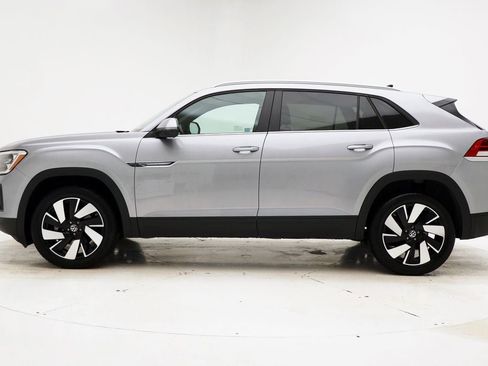 Used 2025 Volkswagen Atlas Cross Sport SE image 6