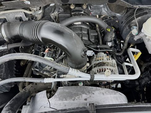 Used 2020 RAM 1500 Classic SLT image 37