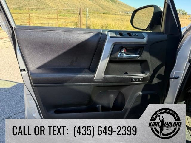 Used 2016 Toyota 4Runner Limited AWD/4WD image 12