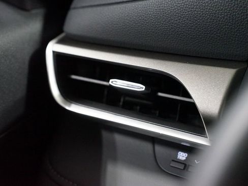 Certified 2024 Toyota Highlander LE image 25