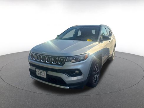 Used 2025 Jeep Compass Limited AWD/4WD image 3