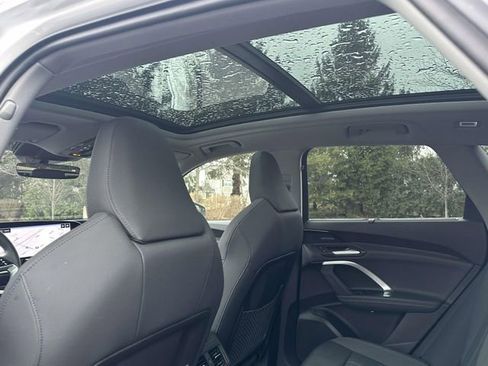 Certified 2025 Audi Q5 2.0T Premium Plus w/ Premium Plus image 18