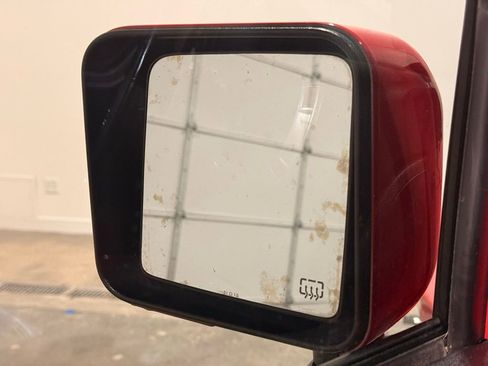 Used 2016 Jeep Wrangler Unlimited Sahara w/ Connectivity Group image 15