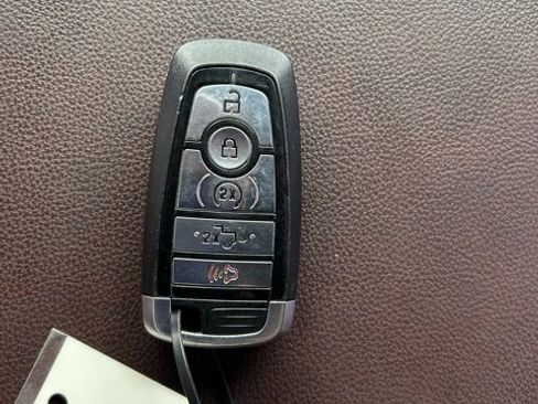 Used 2021 Ford F150 Lariat image 24