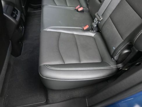 Used 2024 GMC Terrain SLT w/ Infotainment Package II image 21