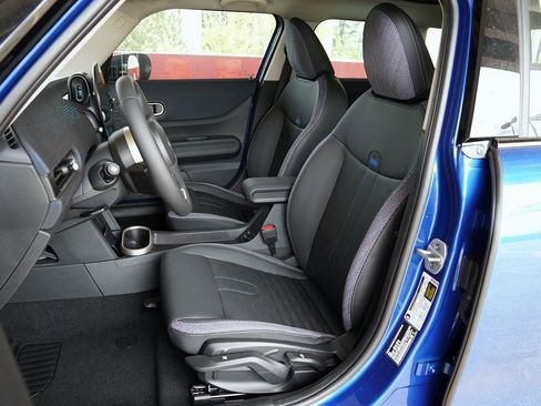 New 2025 MINI Cooper 4-Door Hardtop image 10