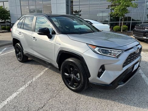 Used 2020 Toyota RAV4 XSE w/ XSE Grade Weather Package AWD/4WD image 6