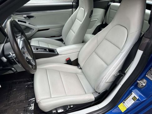 Used 2015 Porsche 911 Targa 4S image 12