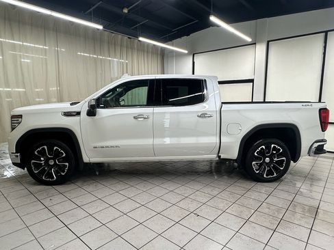 Used 2025 GMC Sierra 1500 SLT w/ SLT Convenience Package image 13