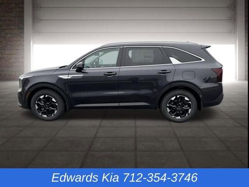 New 2025 Kia Sorento S image 2