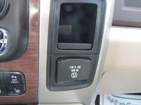 Used 2014 RAM 1500 Laramie w/ Convenience Group image 17