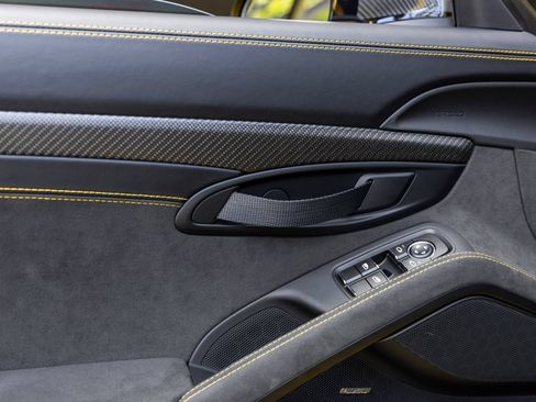 Certified 2025 Porsche 718 Boxster Spyder RS RWD image 38