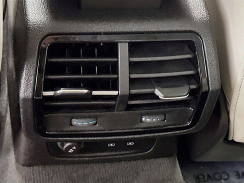 Used 2022 Audi Q3 2.0T Premium Plus image 16