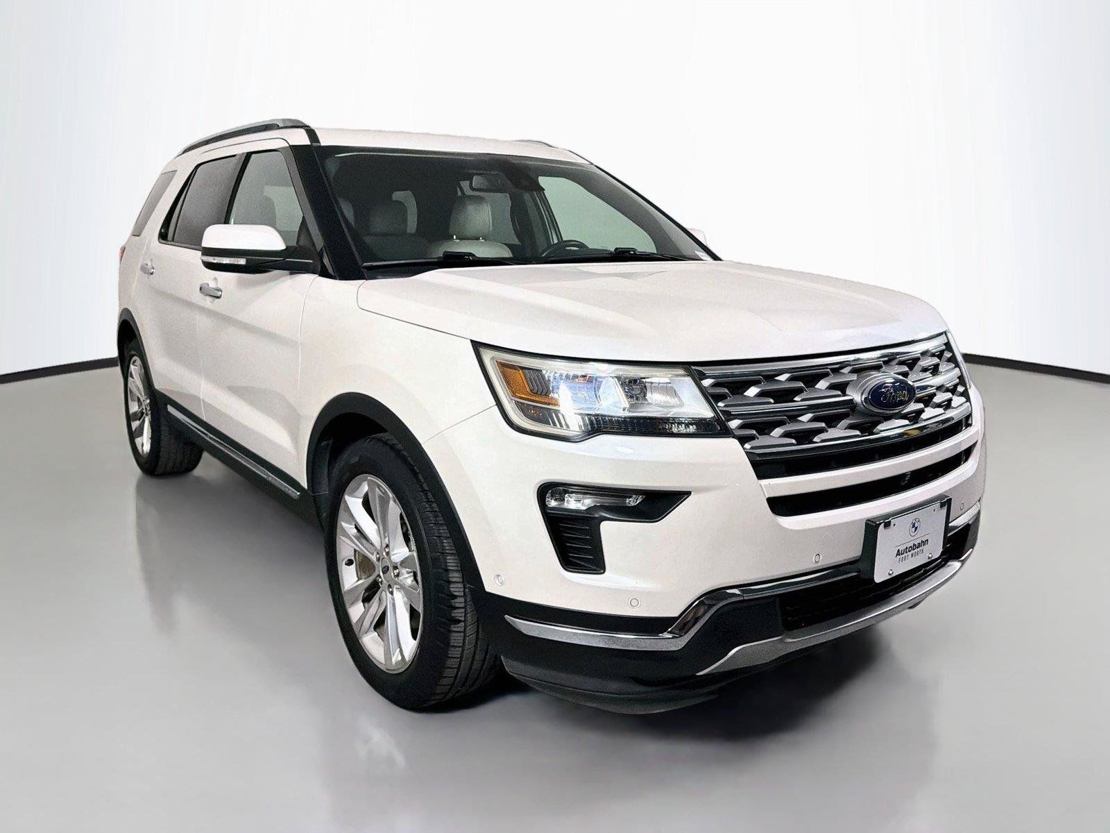 Used 2018 Ford Explorer Limited w/ Equipment Group 301A FWD image 3