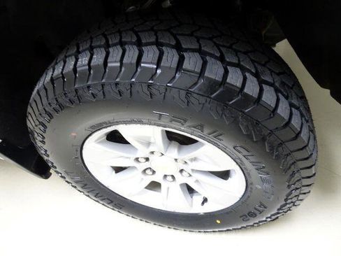 Used 2021 Chevrolet Silverado 1500 LT w/ Bed Protection Package image 8