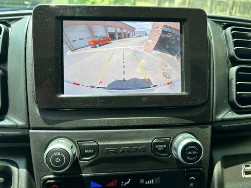 Used 2025 RAM ProMaster 2500 w/ Convenience Group FWD image 19