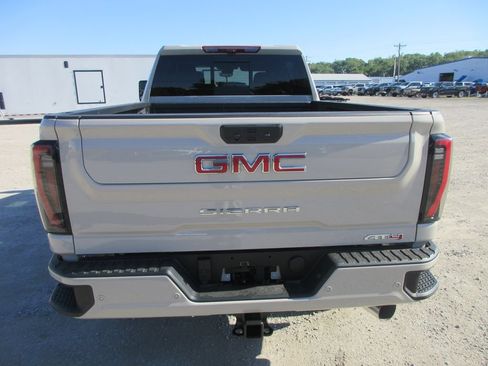 New 2026 GMC Sierra 2500 AT4 w/ AT4 Premium Plus Package AWD/4WD image 6