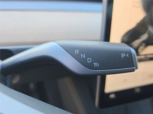 Used 2024 Tesla Model Y Long Range image 21