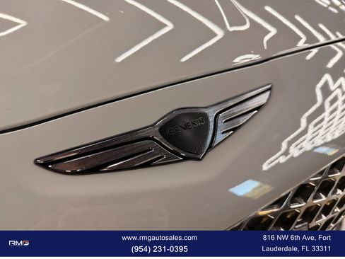 Used 2025 Genesis G70 2.5T image 9