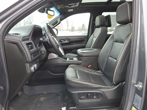 Used 2021 GMC Yukon SLT w/ SLT Luxury Plus Package image 16