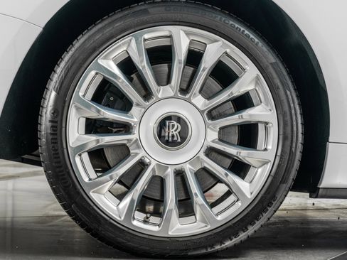 Used 2020 Rolls-Royce Dawn RWD image 46