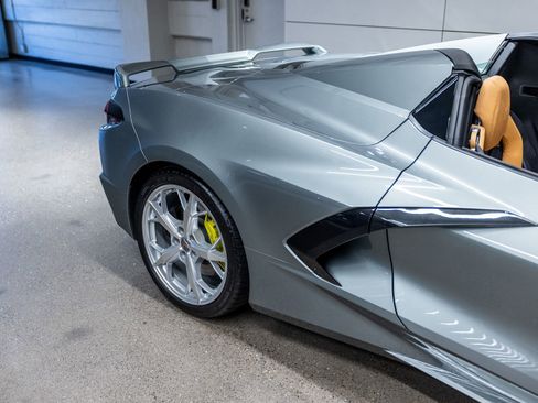 Used 2023 Chevrolet Corvette Stingray Preferred Conv w/ Z51 Performance Package RWD image 20