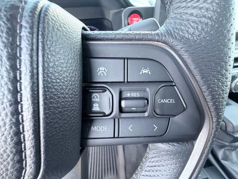 Used 2025 Toyota Tacoma TRD Sport AWD/4WD image 14