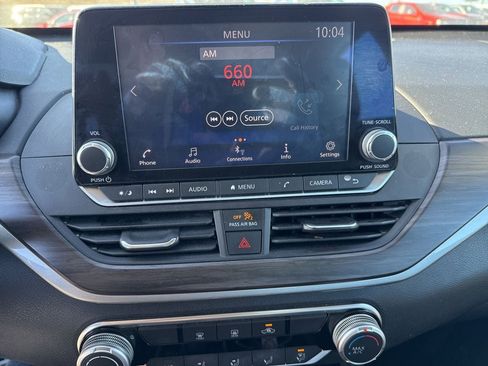 Used 2024 Nissan Altima 2.5 SV image 23