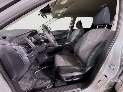 Used 2025 Nissan Rogue SV image 22