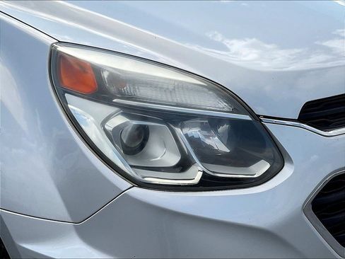 Used 2016 Chevrolet Equinox LS FWD image 32