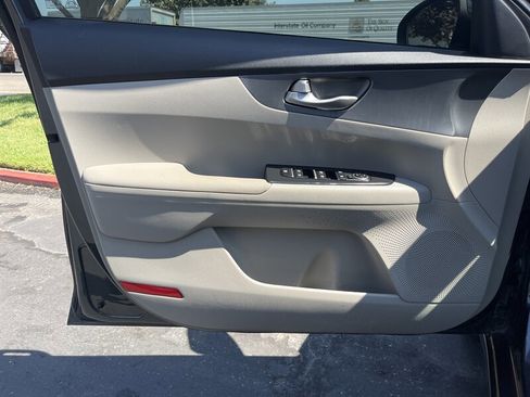 Used 2019 Kia Forte LXS image 27