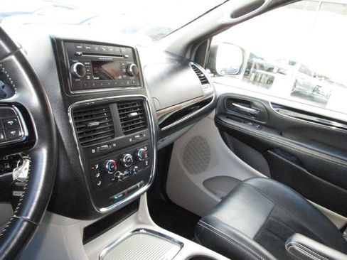Used 2017 Dodge Grand Caravan SXT FWD image 60