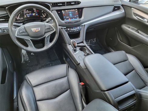 Used 2018 Cadillac XT5 Luxury image 38