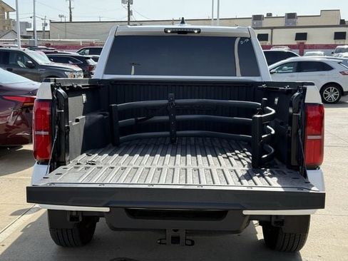Used 2024 Toyota Tacoma TRD Sport AWD/4WD image 33