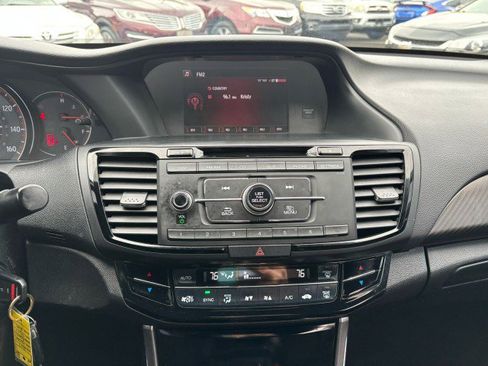 Used 2017 Honda Accord Sport image 19